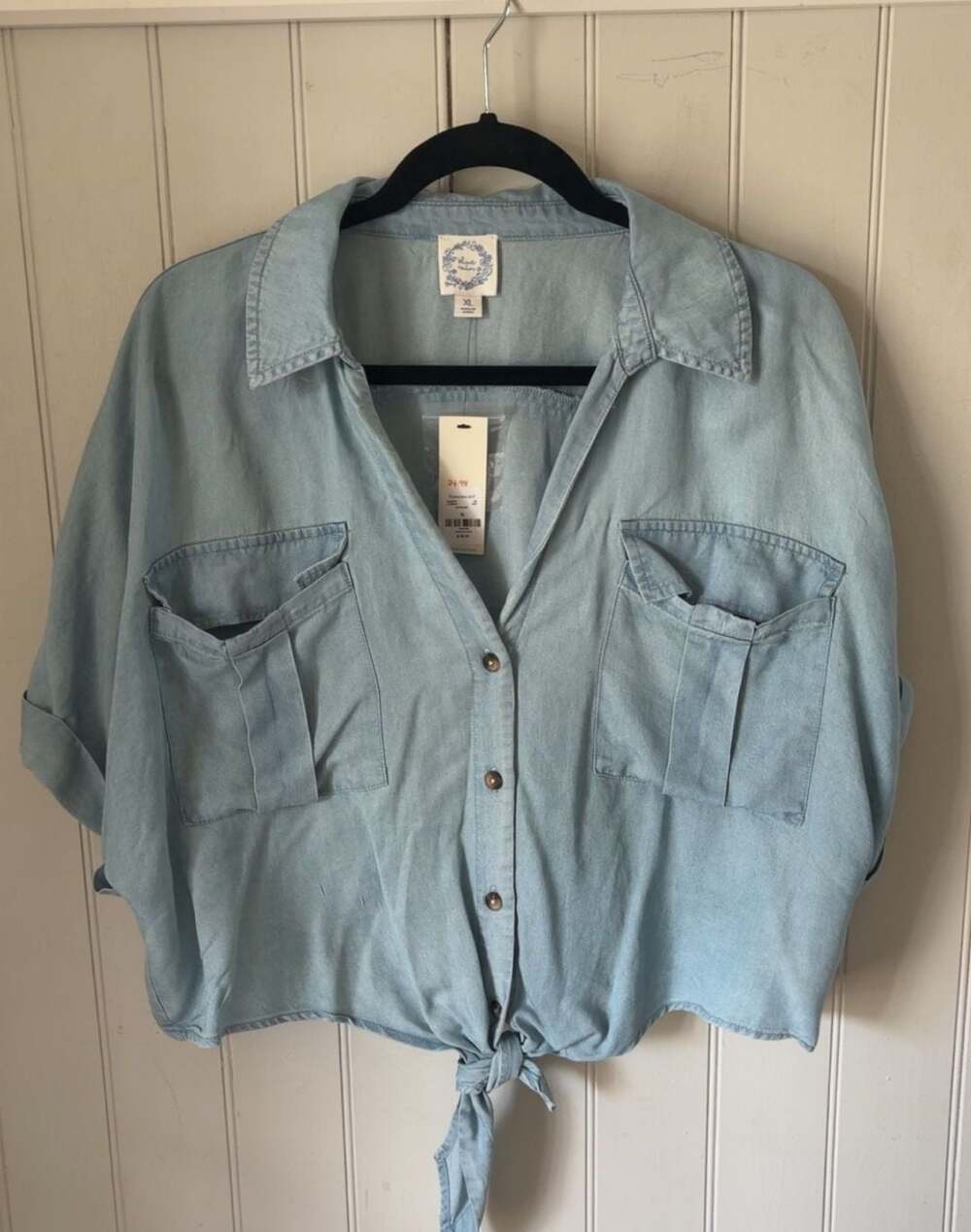 Francesca's Chambray Tie-Front Short-Sleeve Button-Down Blouse